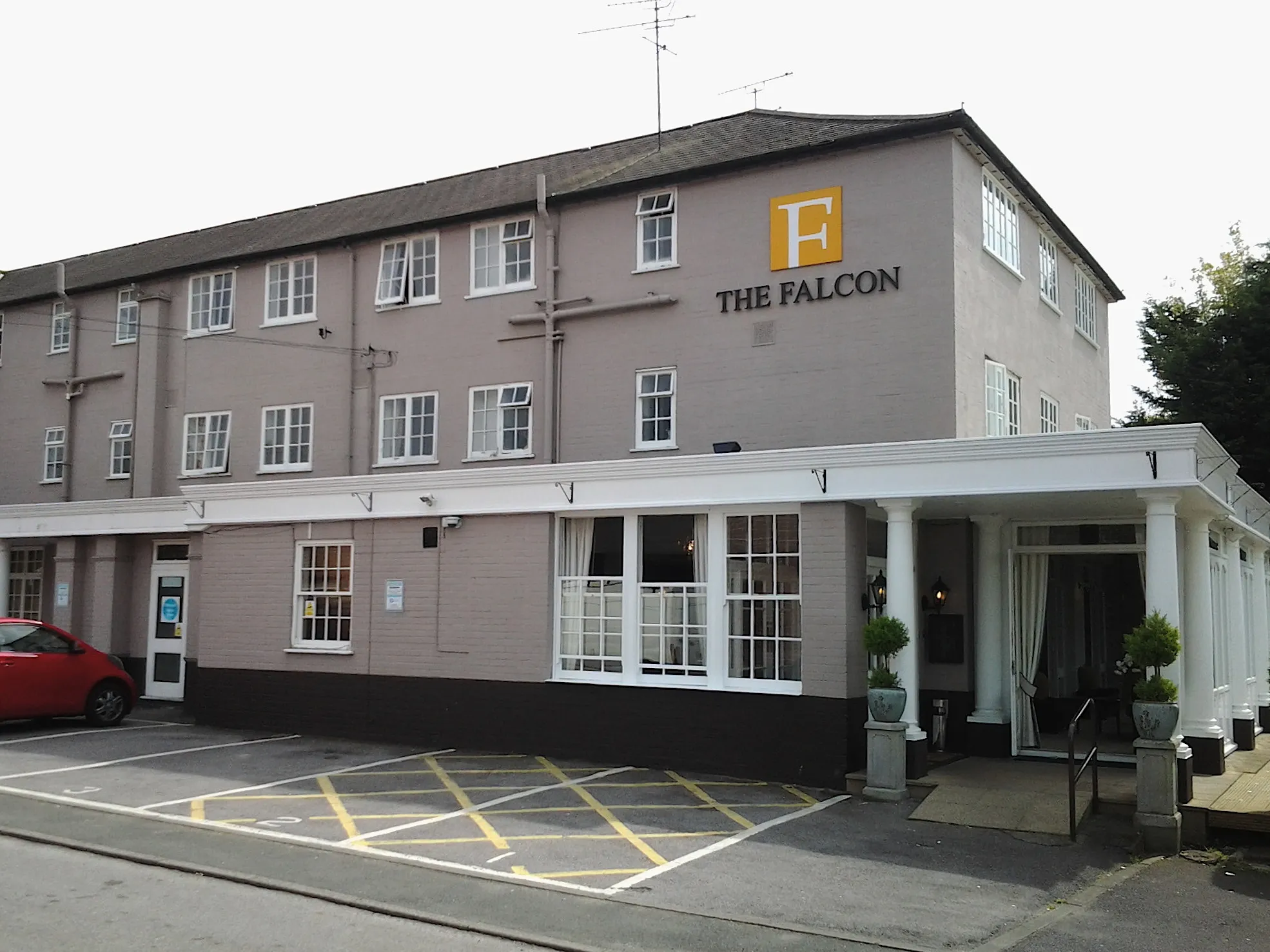 falcon hotel farnborough